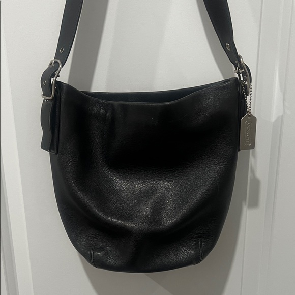 Coach Handbags - Vintage Y2K Coach Black Leather SoHo Bucket Shoulder Bag